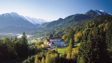 CuraMed Akutklinik Stillachhaus – malerisch gelegen auf einem sonnigen Hochplateau inmitten einer einmaligen Naturlandschaft in Oberstdorf im Allgäu