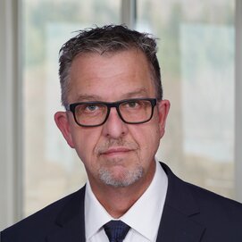 Prof. Dr. med. Dr. rer. nat. Dipl.-Psych. Matthias J. Müller (Medizinischer Geschäftsführer (CMO))